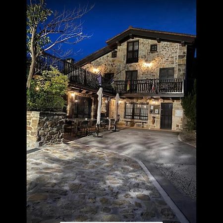 Posada Y Apartamentos Trebuesto De Guriezo Экстерьер фото