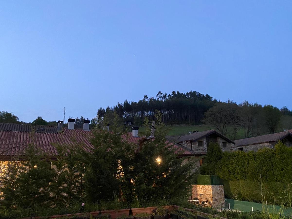 Posada Y Apartamentos Trebuesto De Guriezo Экстерьер фото